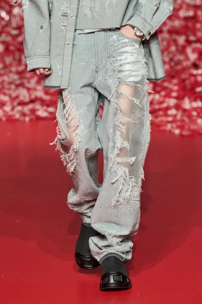 Look 26